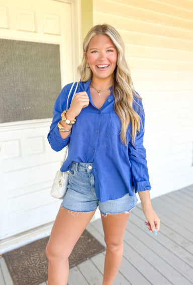 Z SUPPLY Perfect Linen Top in Blue Wave, linen royal blue button down with one front pocket 