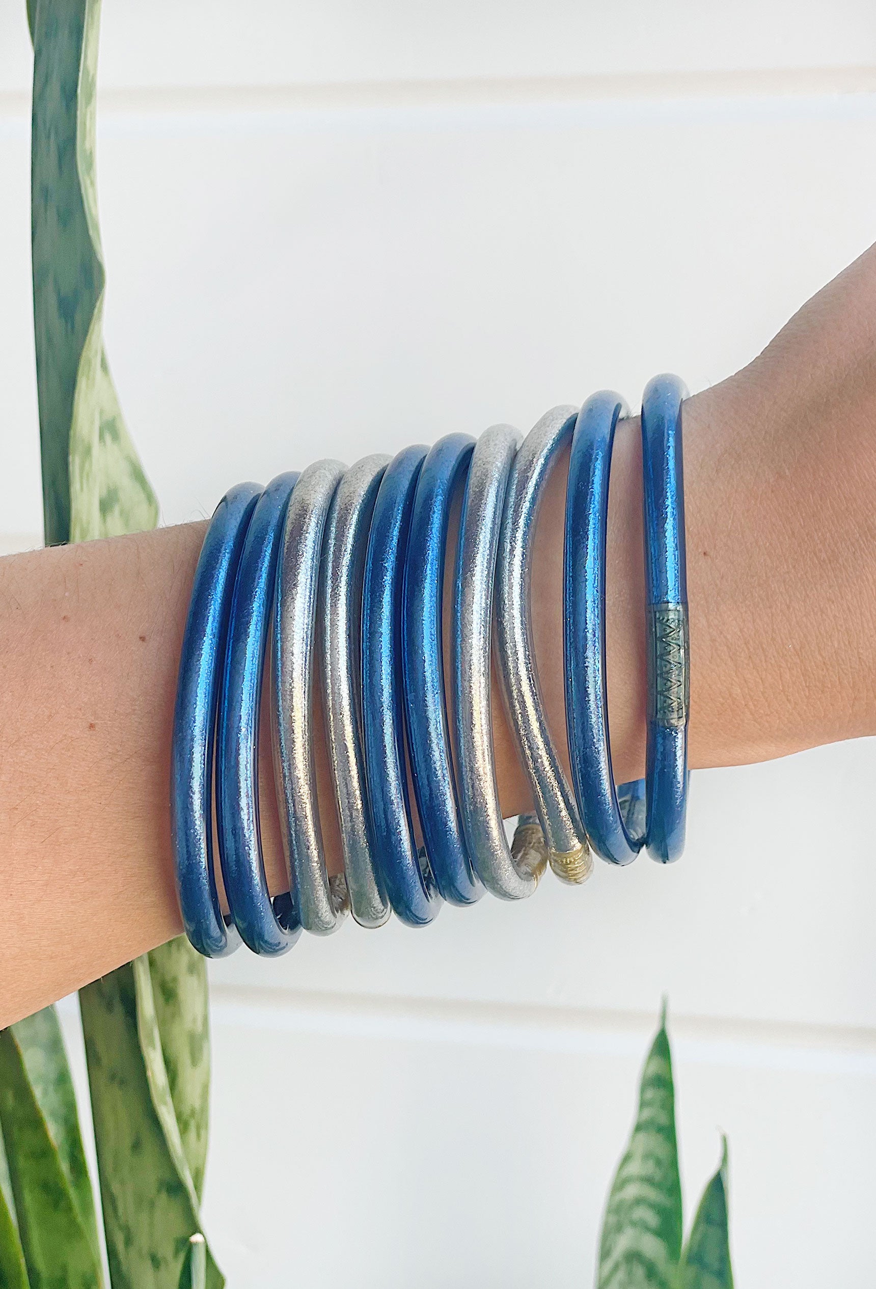 BUDHAGIRL Bangles in Marine, Set of six angels in the color marine