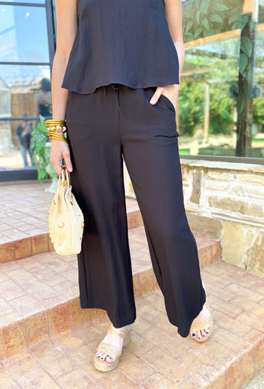Z SUPPLY Soleil Pant in Black, linen black wide leg pants with pockets and drawstring waist 