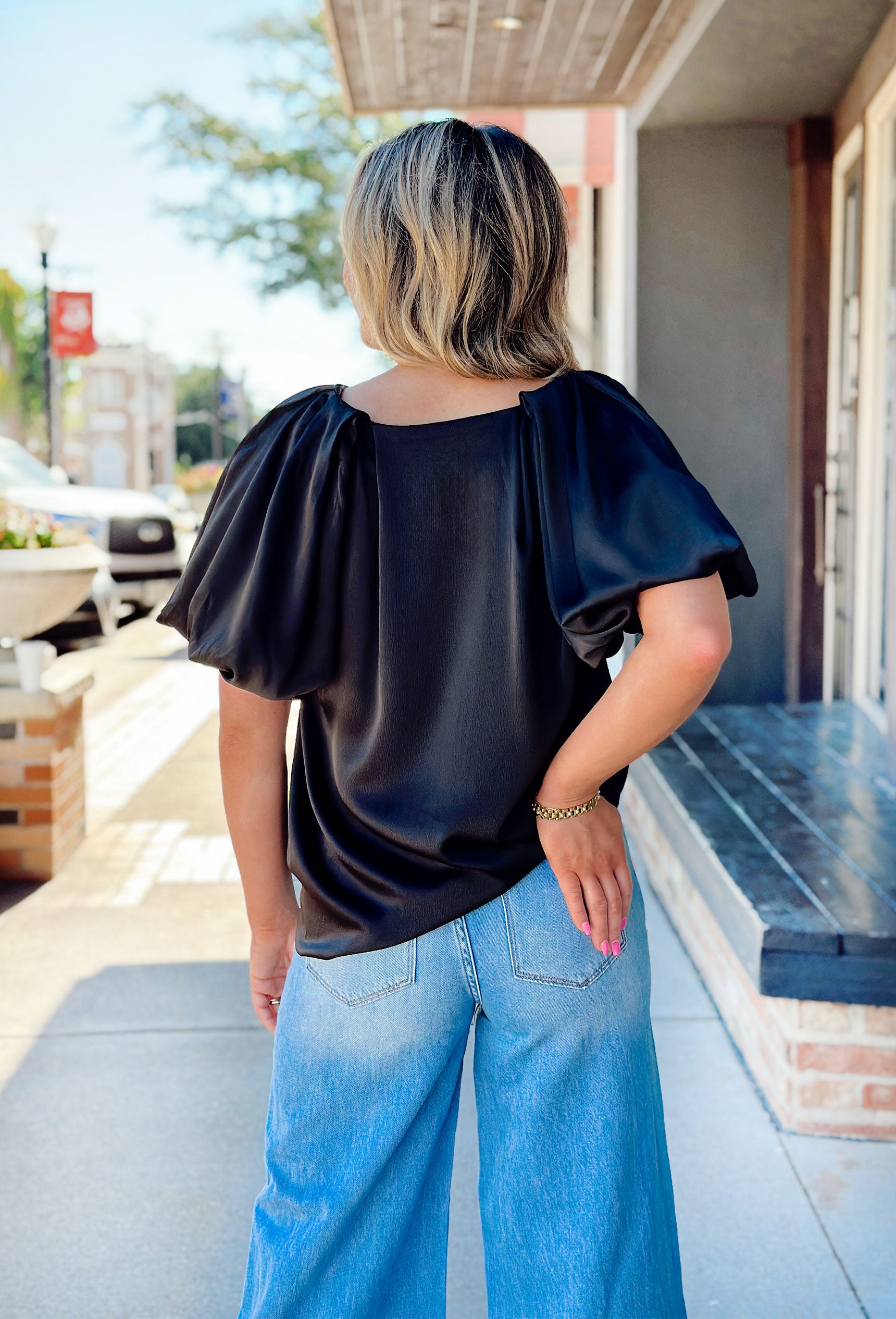 Dixie Blouse in Black, black blouse with puff sleeves