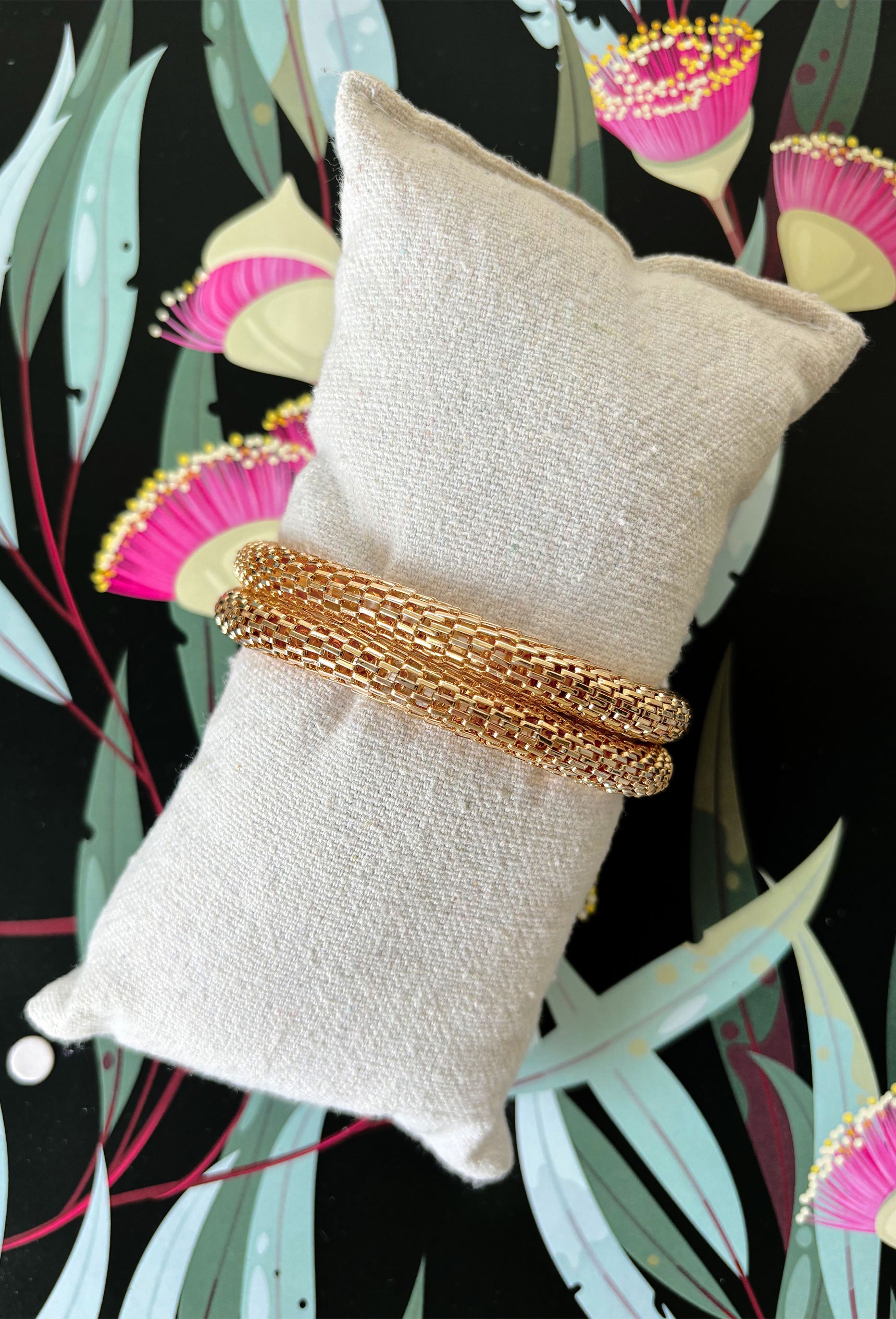 Melanie Bracelet Set in Gold, stretchy chain gold bracelet