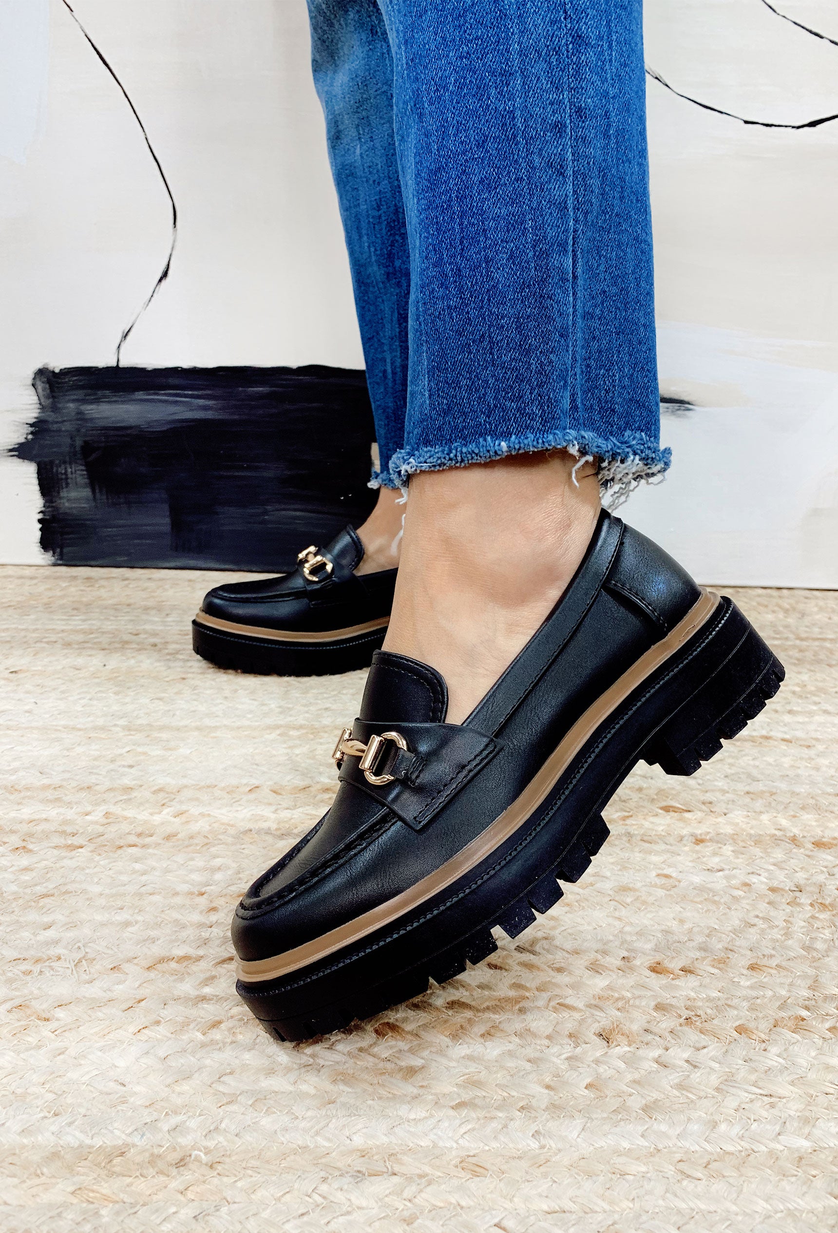 Theos Black Loafer, black lugged loafer with chain detailing on the tongue of the loafer 