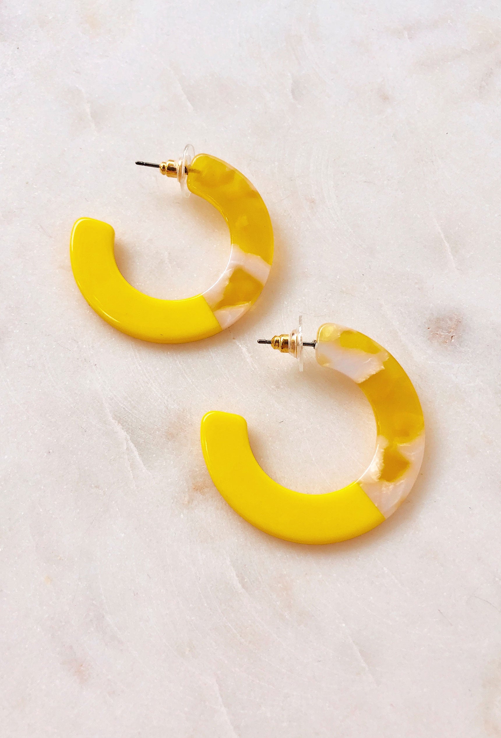 Brielle Yellow Resin Hoop Earrings