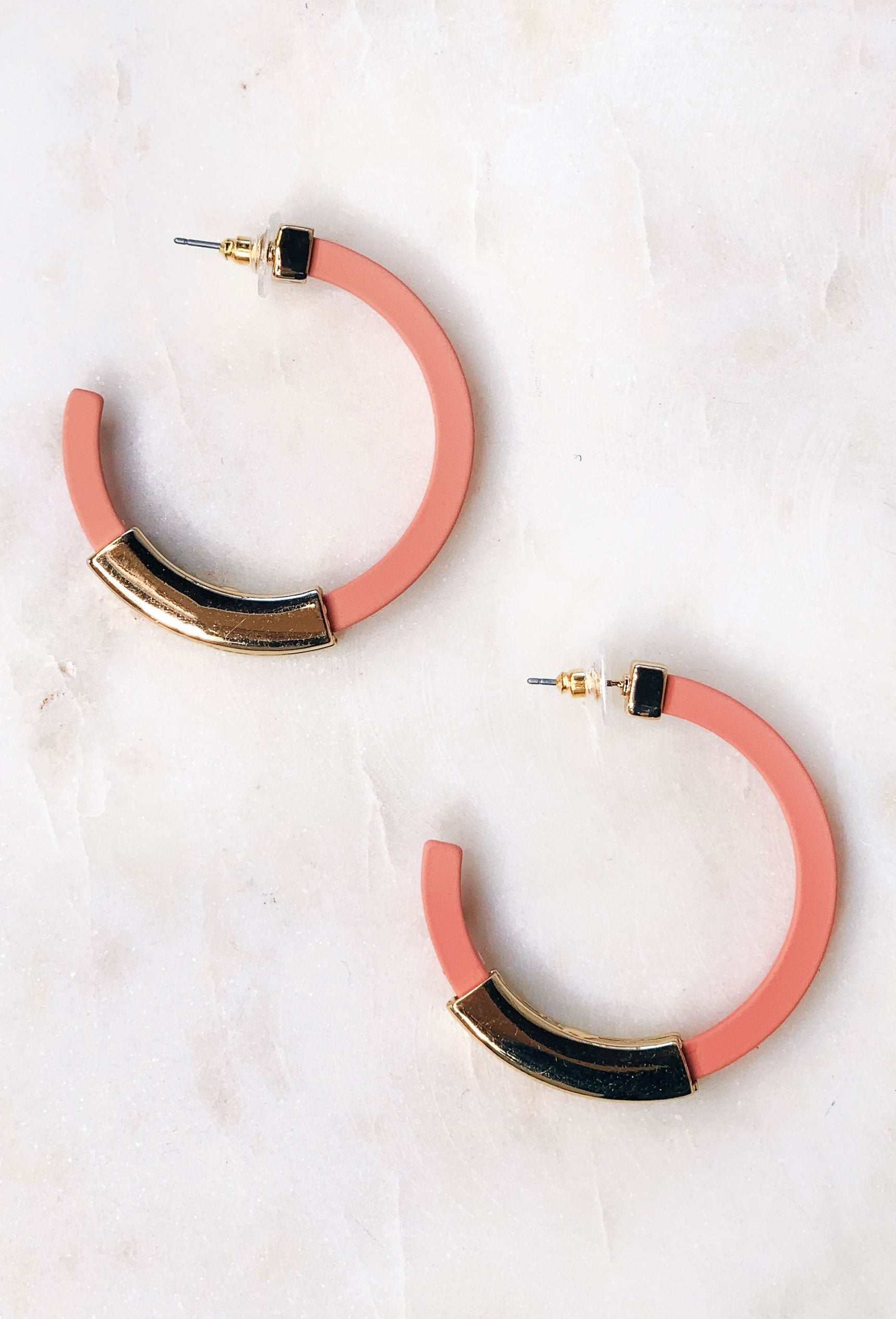 Lita Hoop Earrings in Pink, coral pink hoop earrings with gold bar 