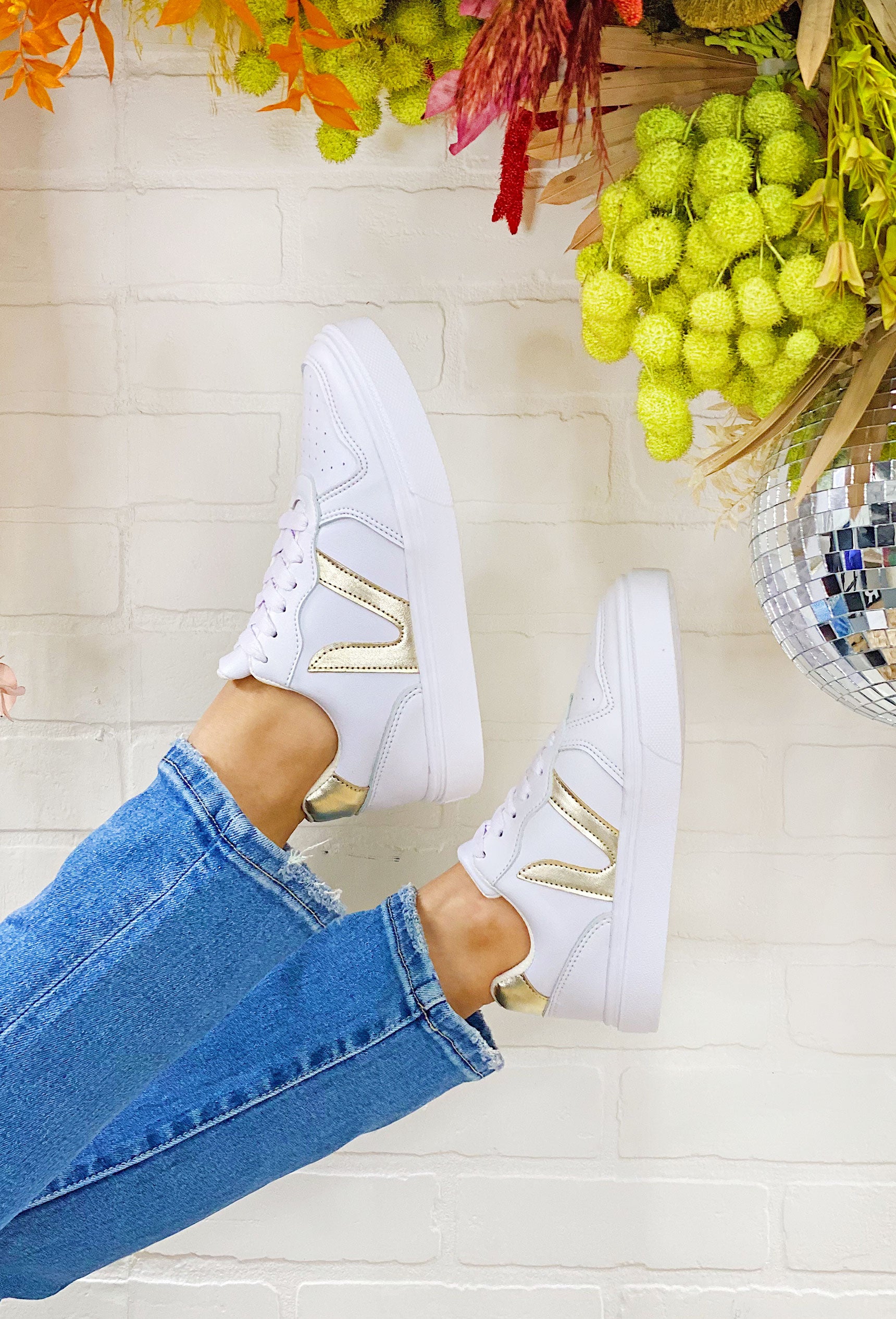 Miel Sneaker in Gold, white leather sneakers with gold accents
