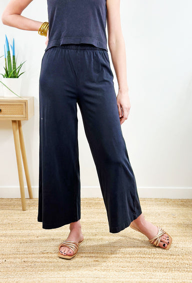 Z SUPPLY Scout Jersey Flare Pant in Black, black flare pants